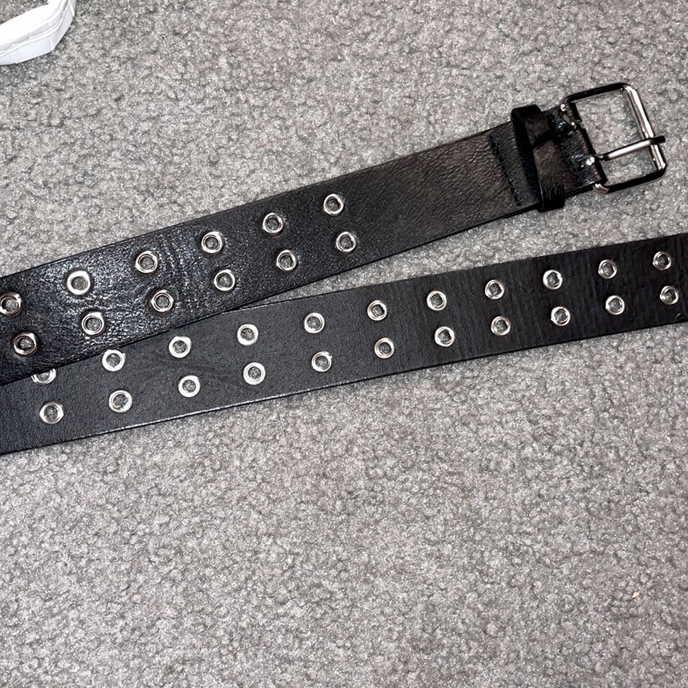 FAUX LEATHER GROMMET BELT -brandy melville